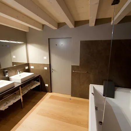Residenza Claudia Augusta *